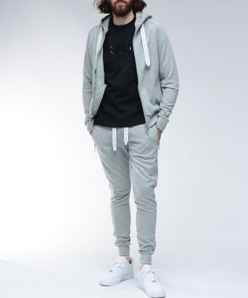 1PIU1UGUALE3 RELAX (ウノ ピュ ウノ ウグァーレ トレ リラックス