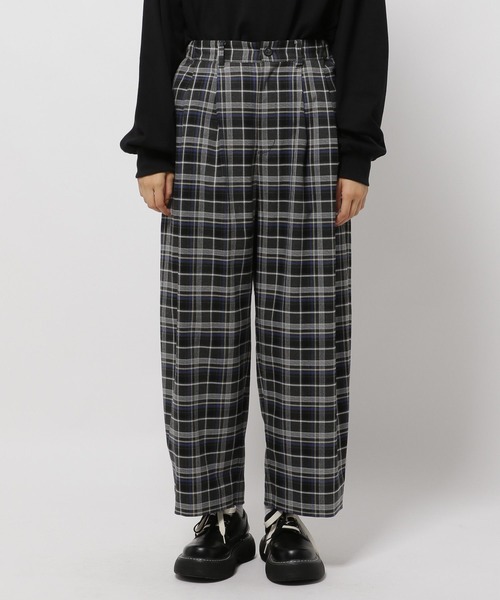 niko and...(ニコアンド)の「ツイルチェックタックパンツ(その他パンツ・レディース・ブラウン/ホワイト/パープル・LARGE/MEDIUM)」の13枚目の写真