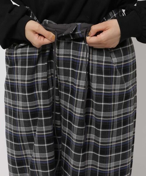 niko and...(ニコアンド)の「ツイルチェックタックパンツ(その他パンツ・レディース・ブラウン/ホワイト/パープル・LARGE/MEDIUM)」の18枚目の写真