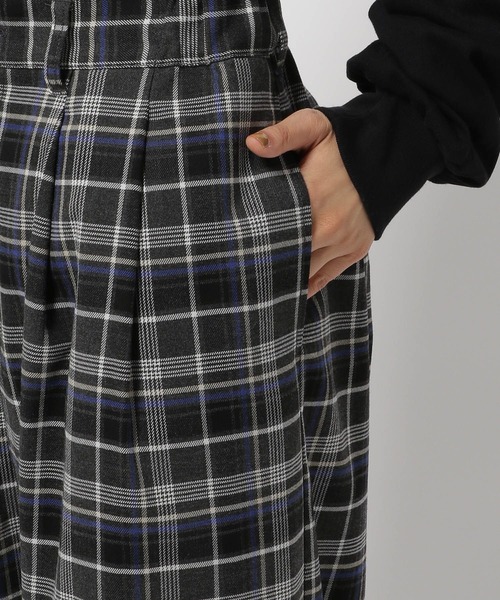 niko and...(ニコアンド)の「ツイルチェックタックパンツ(その他パンツ・レディース・ブラウン/ホワイト/パープル・LARGE/MEDIUM)」の19枚目の写真