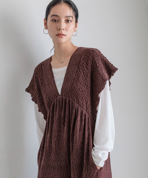 LOWRYS FARM（ローリーズファーム）の「シャーリングベロアサロペ　593383（サロペット/オーバーオール・レディース・アイボリー/ブラック/チャコールグレー/ブラウン・SMALL/MEDIUM/LARGE）」の15枚目の写真