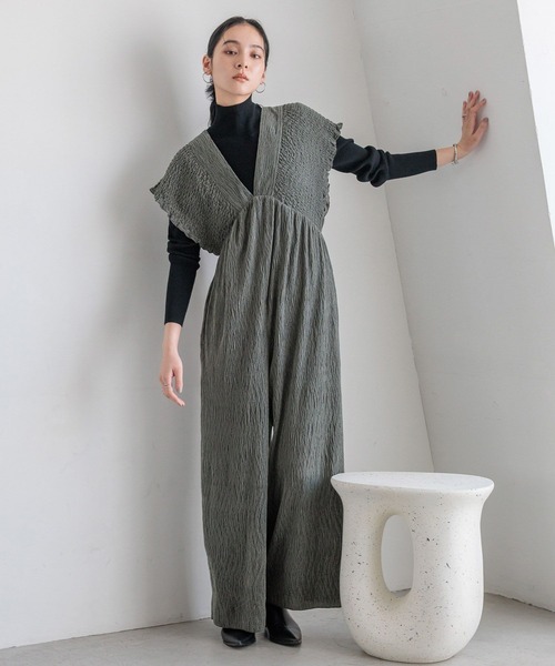 LOWRYS FARM（ローリーズファーム）の「シャーリングベロアサロペ　593383（サロペット/オーバーオール・レディース・アイボリー/ブラック/チャコールグレー/ブラウン・SMALL/MEDIUM/LARGE）」の19枚目の写真