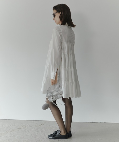 LE CIEL BLEU(ルシェルブルー)の「ドラマティックギャザードシャツドレス / Dramatic Gathered Shirt Dress(ワンピース・レディース・ブラック/オフホワイト・36/38)」の4枚目の写真