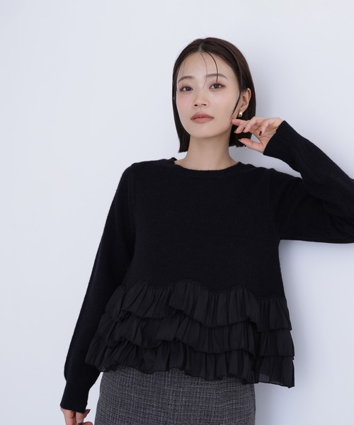 NATURAL BEAUTY BASIC（ナチュラルビューティーベーシック）の「◇ヘムフリルドッキングニット（ニット/セーター・レディース・ブラック/ベージュ/オフホワイト・FREE）」の2枚目の写真