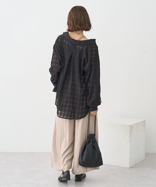 earth music&ecology（アースミュージックアンドエコロジー）の「配色レイヤードタンクトップ（タンクトップ・レディース・ブラウン/グレイッシュベージュ/ブラック・FREE）」の4枚目の写真