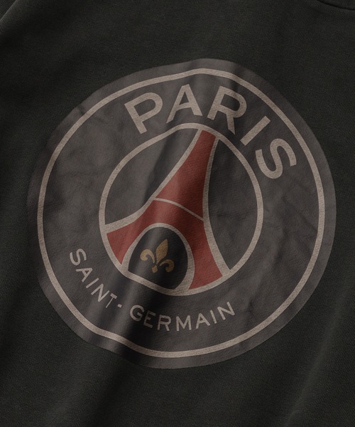 PARIS SAINT-GERMAIN（パリサンジェルマン）の「【Paris Saint-Germain/パリサンジェルマン】ヴィンテージピグメント加工 ロゴエンブレム 裏毛 プルオーバーパーカー（パーカー・メンズ・ブラック系1/ブラック系・M/L/XL）」の9枚目の写真