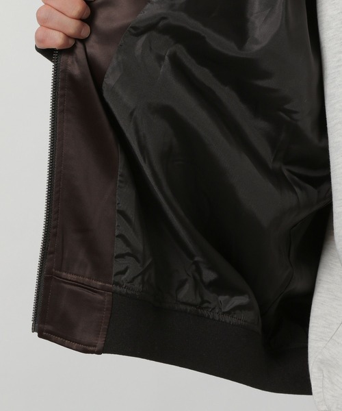 LAKOLE（ラコレ）の「PUレザースカジャン / 589549（ブルゾン・メンズ・ライトグレー/ブラウン/ブラック・LARGE/MEDIUM）」の20枚目の写真