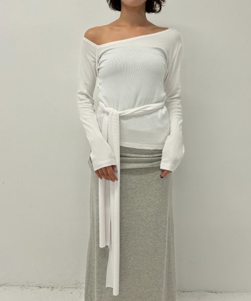 Geeong(ジーオン)の「【ZOZO限定】リボンタイ オフショルダー ラップ トップス(Tシャツ/カットソー・レディース・ホワイト/グレー・FREE)」の10枚目の写真