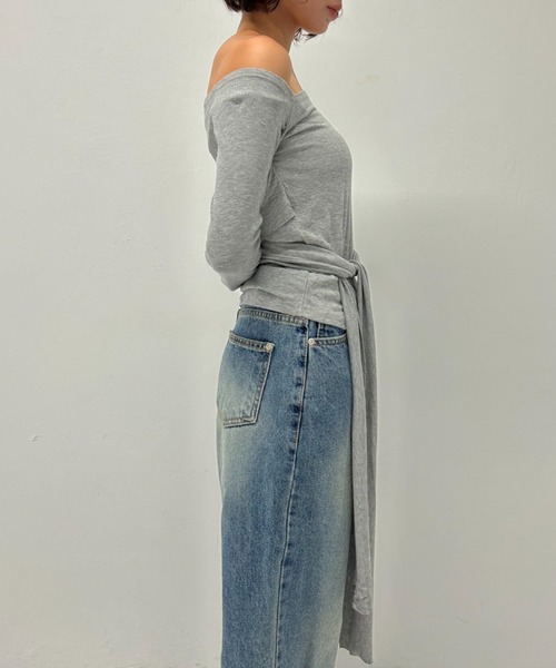 Geeong(ジーオン)の「【ZOZO限定】リボンタイ オフショルダー ラップ トップス(Tシャツ/カットソー・レディース・ホワイト/グレー・FREE)」の18枚目の写真