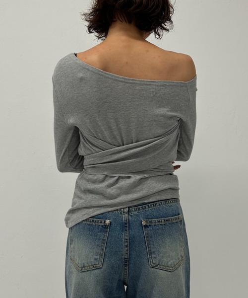 Geeong(ジーオン)の「【ZOZO限定】リボンタイ オフショルダー ラップ トップス(Tシャツ/カットソー・レディース・ホワイト/グレー・FREE)」の15枚目の写真