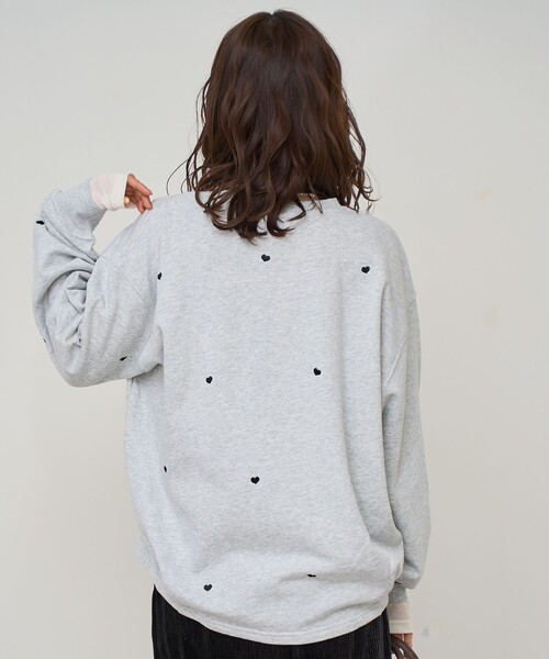 coen（コーエン）の「ハート刺繍裏毛スウェットプルオーバー（スウェット・レディース・オレンジ/ダークグレー/ナチュラル/オフホワイト・FREE）」の9枚目の写真