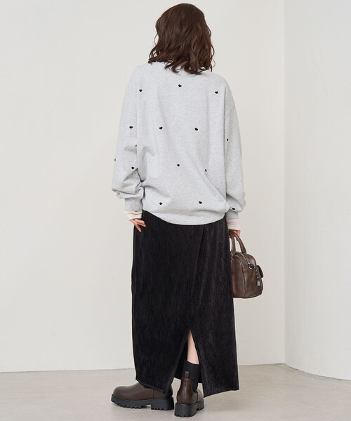 coen（コーエン）の「ハート刺繍裏毛スウェットプルオーバー（スウェット・レディース・オレンジ/ダークグレー/ナチュラル/オフホワイト・FREE）」の12枚目の写真