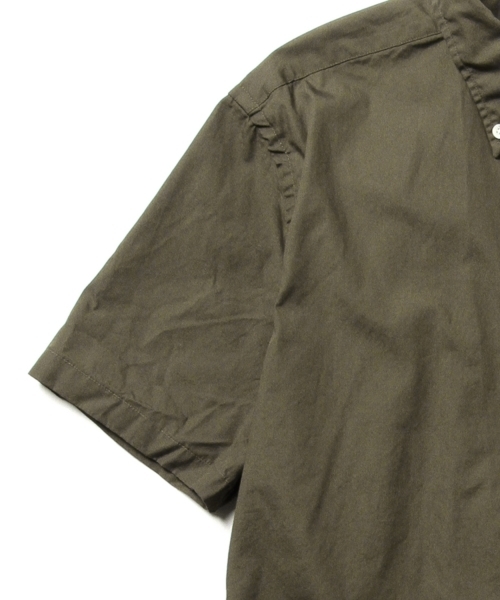 BEAMS PLUS（ビームスプラス）の「BEAMS PLUS / カラーブロード ボタンダウンシャツ（シャツ/ブラウス・メンズ・ネイビー/ロイヤルブルー/オリーブ/ピンク/ベージュ/オフホワイト・LARGE/SMALL/MEDIUM/X-LARGE/XX-LARGE/X-SMALL）」の17枚目の写真