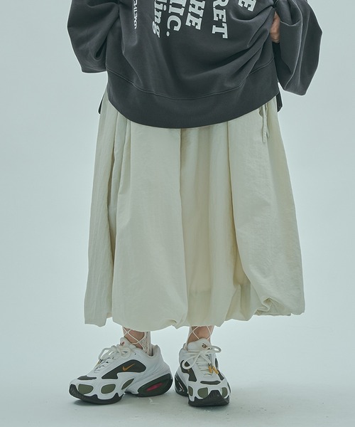 ROSE BUD(ローズバッド)の「BALLOON SKIRT(スカート・レディース・ホワイト/チャコールグレー・ONE SIZE)」の1枚目の写真