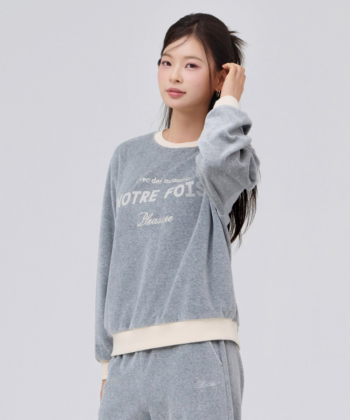 CHASECULT(チェイスカルト)の「女性ベルベットグラフィックスウェットシャツ-グレー(スウェット・レディース・MD.Gray・90/85)」の3枚目の写真