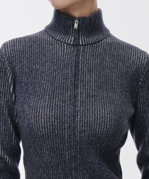 MUSINSA STANDARD WOMAN（ムシンサスタンダードウーマン）の「ウィメンズリブスリムニットジップアップ[ツートンネイビー]（ニット/セーター・レディース・その他・SMALL/MEDIUM/LARGE）」の5枚目の写真