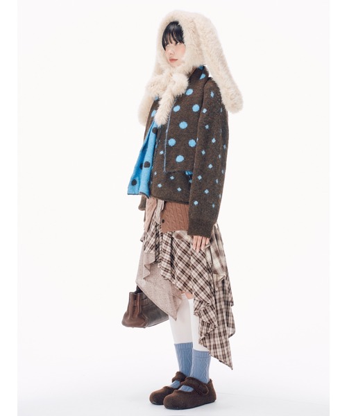 Never mind the XU / Chikashitsu+（ネバーマインド ザ エックスユー / チカシツプラス）の「【Nerd out XU】asymmetry check skirt / 【ナードアウトエックスユー】アシンメトリーチェックスカート <着用動画あり>（スカート・レディース・チャコール/ブラウン・ONE SIZE）」の8枚目の写真