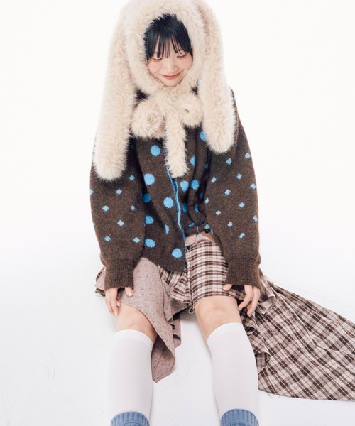 Never mind the XU / Chikashitsu+（ネバーマインド ザ エックスユー / チカシツプラス）の「【Nerd out XU】asymmetry check skirt / 【ナードアウトエックスユー】アシンメトリーチェックスカート <着用動画あり>（スカート・レディース・チャコール/ブラウン・ONE SIZE）」の6枚目の写真