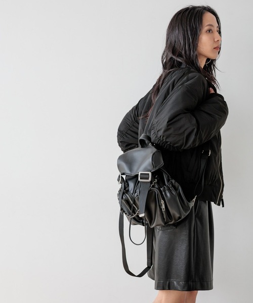 HEREIAM(ヘレイアム)の「【HEREIAM】Y2Kムード!Weeミニリュック(フェイクレザー)(バックパック/リュック・レディース・ブラック・FREE)」の3枚目の写真