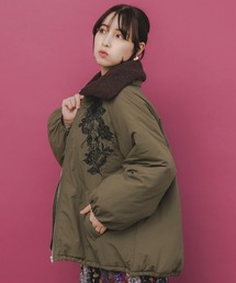 iS ScoLar（イズスカラー）の「553272：ボア襟取り外し可能 花刺繍中綿ブルゾン（テーラードジャケット）」