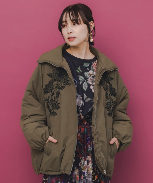 553272：ボア襟取り外し可能 花刺繍中綿ブルゾン（テーラード