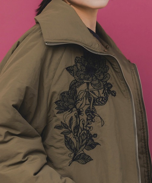 セール】553272：ボア襟取り外し可能 花刺繍中綿ブルゾン（テーラード
