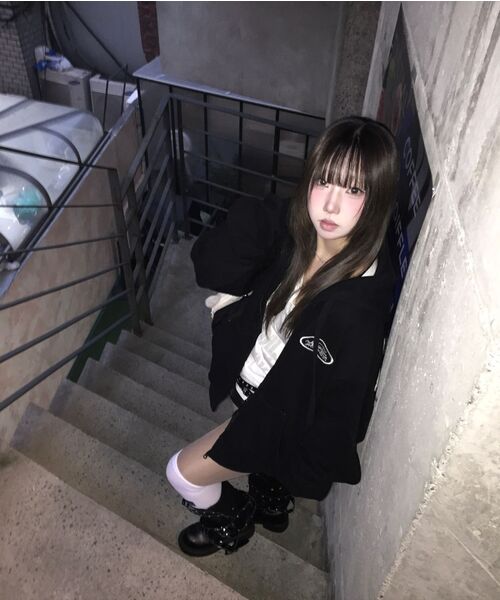 5OML(オーオーエムエル)の「ブラー レタリング ルーズフィット ロングスリーブ (アイボリー)(Tシャツ/カットソー・レディース・アイボリー・FREE)」の4枚目の写真