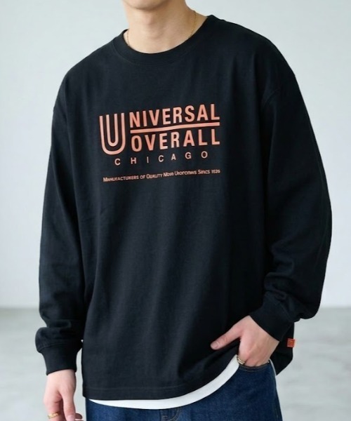 UNIVERSAL OVERALL(ユニバーサルオーバーオール)の「【別注】UNIVERSAL OVERALL/ユニバーサルオーバーオール サイドスリットルーズシルエットビッグロゴロンT(Tシャツ/カットソー・メンズ・ネイビー/ブラック/サックスブルー/オートミール/ホワイト・M/S/XL/L)」の3枚目の写真
