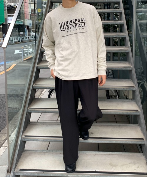 UNIVERSAL OVERALL(ユニバーサルオーバーオール)の「【別注】UNIVERSAL OVERALL/ユニバーサルオーバーオール サイドスリットルーズシルエットビッグロゴロンT(Tシャツ/カットソー・メンズ・ネイビー/ブラック/サックスブルー/オートミール/ホワイト・M/S/XL/L)」の11枚目の写真