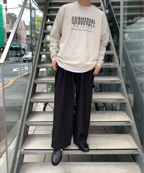 UNIVERSAL OVERALL(ユニバーサルオーバーオール)の「【別注】UNIVERSAL OVERALL/ユニバーサルオーバーオール サイドスリットルーズシルエットビッグロゴロンT(Tシャツ/カットソー・メンズ・ネイビー/ブラック/サックスブルー/オートミール/ホワイト・M/S/XL/L)」の12枚目の写真