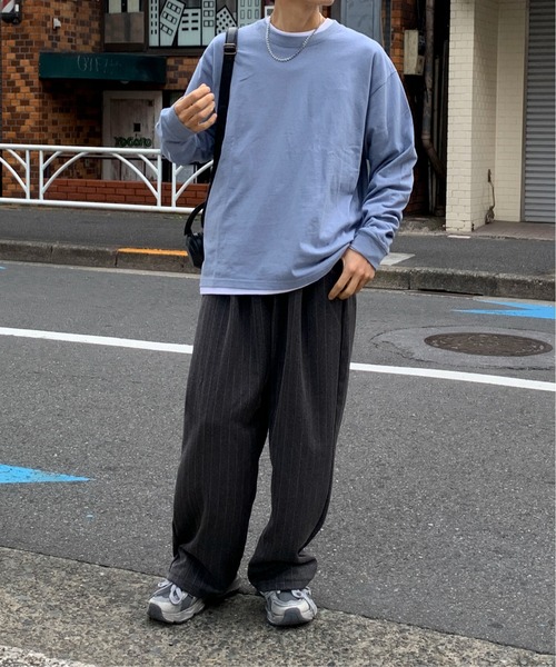 UNIVERSAL OVERALL(ユニバーサルオーバーオール)の「【別注】UNIVERSAL OVERALL/ユニバーサルオーバーオール サイドスリットルーズシルエットビッグロゴロンT(Tシャツ/カットソー・メンズ・ネイビー/ブラック/サックスブルー/オートミール/ホワイト・M/S/XL/L)」の19枚目の写真