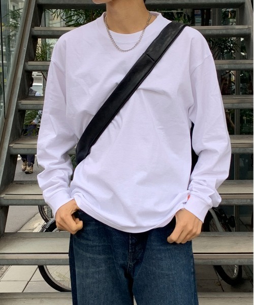 UNIVERSAL OVERALL(ユニバーサルオーバーオール)の「【別注】UNIVERSAL OVERALL/ユニバーサルオーバーオール サイドスリットルーズシルエットビッグロゴロンT(Tシャツ/カットソー・メンズ・ネイビー/ブラック/サックスブルー/オートミール/ホワイト・M/S/XL/L)」の8枚目の写真