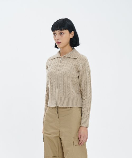 BLOND9(ブロンドナイン)の「フラッフィーケーブルニットジップアップ_サンド(ニット/セーター・レディース・その他・MEDIUM/SMALL)」の2枚目の写真
