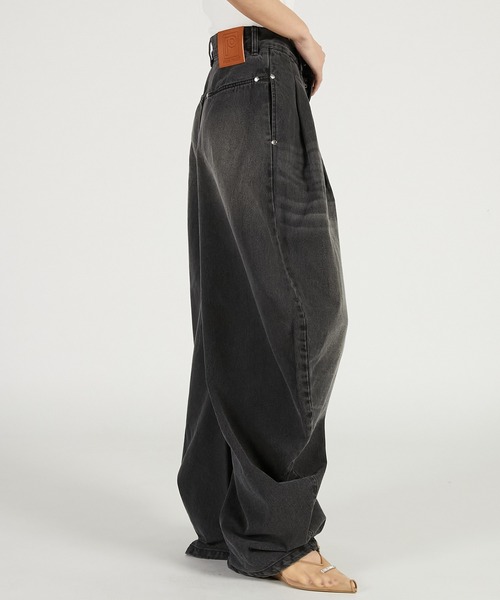 PRANK PROJECT（プランクプロジェクト）の「【2026Spring Pre-Order】ドレープデニムパンツ / Drape Denim Pants（デニムパンツ・レディース・ブルー/ブラック・34/36/38）」の13枚目の写真