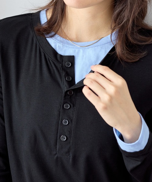 Viola e Viola(ヴィオラエヴィオラ)の「1枚着映えレイヤード風ヘンリーネックリブプルオーバー(Tシャツ/カットソー・レディース・杢グレー/ブラック・M/L/LL/3L)」の14枚目の写真