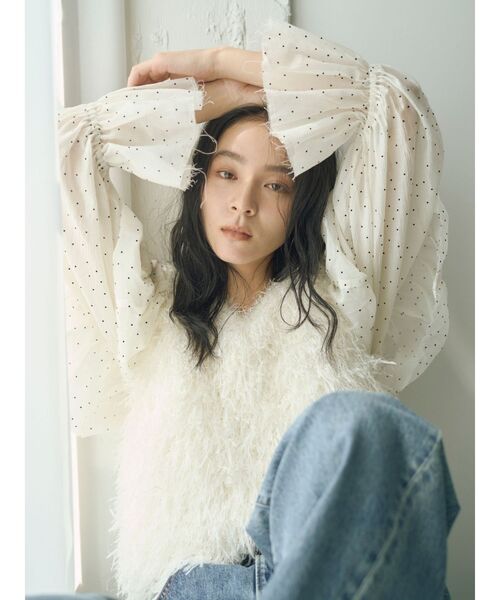 Ungrid（アングリッド）の「フェザーヤーンニットベスト（ニット/セーター・レディース・オフホワイト/ブルー/ブラック・FREE）」の4枚目の写真