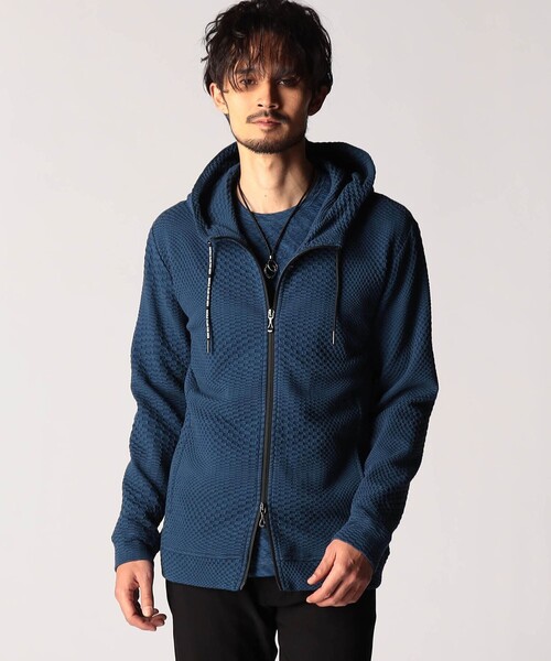 NICOLE CLUB FOR MEN（ニコルクラブフォーメン）の「ジオメトリックジャガードフードパーカー（パーカー・メンズ・オフホワイト/ブラック×グレー/ブルー系・MEDIUM/LARGE/X-LARGE）」の3枚目の写真