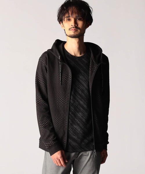 NICOLE CLUB FOR MEN（ニコルクラブフォーメン）の「ジオメトリックジャガードフードパーカー（パーカー・メンズ・オフホワイト/ブラック×グレー/ブルー系・MEDIUM/LARGE/X-LARGE）」の2枚目の写真