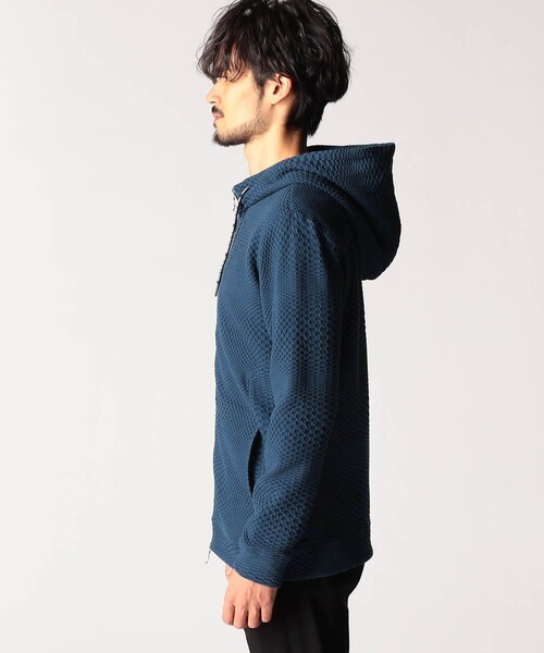 NICOLE CLUB FOR MEN（ニコルクラブフォーメン）の「ジオメトリックジャガードフードパーカー（パーカー・メンズ・オフホワイト/ブラック×グレー/ブルー系・MEDIUM/LARGE/X-LARGE）」の5枚目の写真