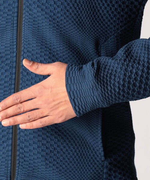 NICOLE CLUB FOR MEN（ニコルクラブフォーメン）の「ジオメトリックジャガードフードパーカー（パーカー・メンズ・オフホワイト/ブラック×グレー/ブルー系・MEDIUM/LARGE/X-LARGE）」の7枚目の写真