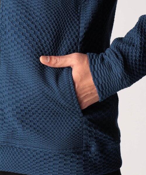 NICOLE CLUB FOR MEN（ニコルクラブフォーメン）の「ジオメトリックジャガードフードパーカー（パーカー・メンズ・オフホワイト/ブラック×グレー/ブルー系・MEDIUM/LARGE/X-LARGE）」の8枚目の写真