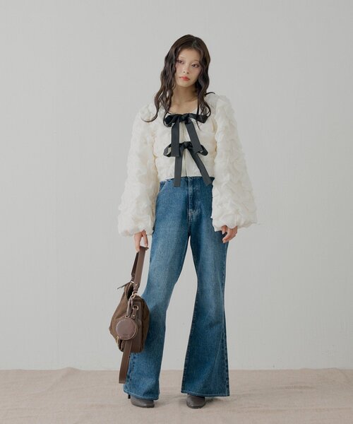 Chico（チコ）の「【SALON by Chico】前後2wayフロントリボンポコポコブラウス（シャツ/ブラウス・レディース・ブラック/ブルー/ホワイト・FREE）」の5枚目の写真