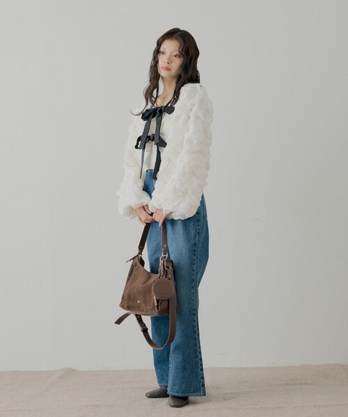 Chico（チコ）の「【SALON by Chico】前後2wayフロントリボンポコポコブラウス（シャツ/ブラウス・レディース・ブラック/ブルー/ホワイト・FREE）」の6枚目の写真