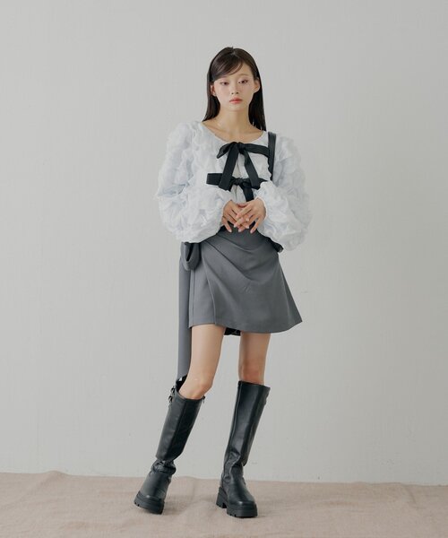 Chico（チコ）の「【SALON by Chico】前後2wayフロントリボンポコポコブラウス（シャツ/ブラウス・レディース・ブラック/ブルー/ホワイト・FREE）」の8枚目の写真