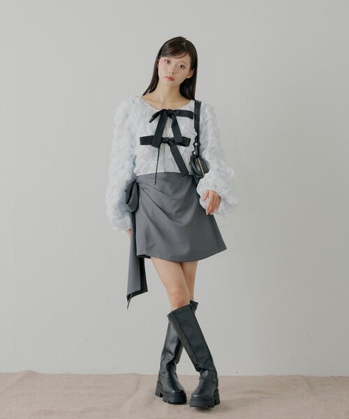 Chico（チコ）の「【SALON by Chico】前後2wayフロントリボンポコポコブラウス（シャツ/ブラウス・レディース・ブラック/ブルー/ホワイト・FREE）」の9枚目の写真