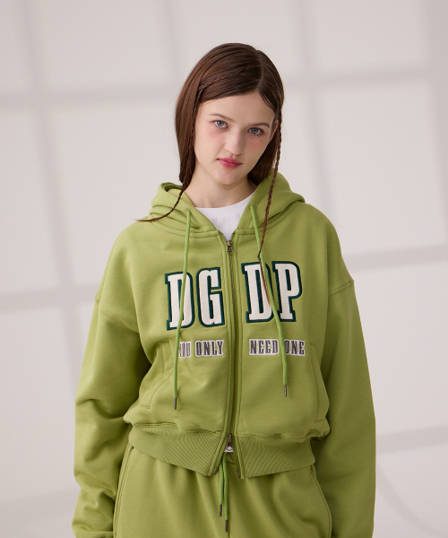 DANGLEDROP（ダングルドロップ）の「DGDPアップリケクロップフードジップオリーブグリーン（パーカー・レディース・その他・S/M）」の4枚目の写真