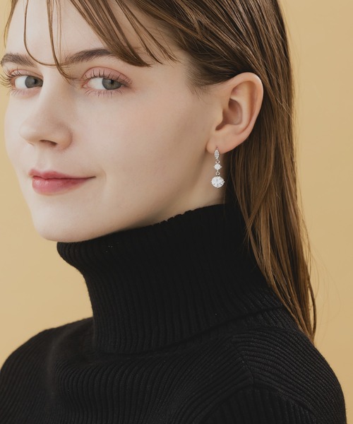 LA MUe(ラミュー)の「【LA MUE】シルバー925ポスト ビジュー ドロップピアス(ピアス(両耳用)・レディース・シルバー/ゴールド・FREE)」の3枚目の写真