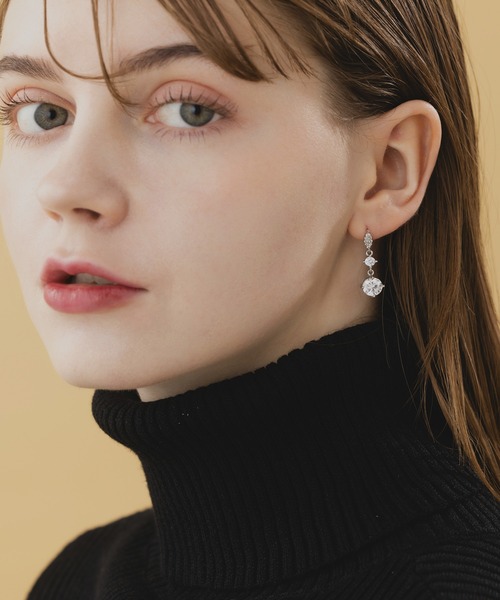 LA MUe(ラミュー)の「【LA MUE】シルバー925ポスト ビジュー ドロップピアス(ピアス(両耳用)・レディース・シルバー/ゴールド・FREE)」の4枚目の写真