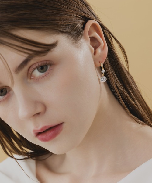 LA MUe(ラミュー)の「【LA MUE】シルバー925ポスト ビジュー ドロップピアス(ピアス(両耳用)・レディース・シルバー/ゴールド・FREE)」の7枚目の写真