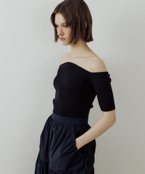 LUCIR ZU(ルシールズ)の「Upper Lips Knit (black)(ニット/セーター・レディース・その他・FREE)」の1枚目の写真